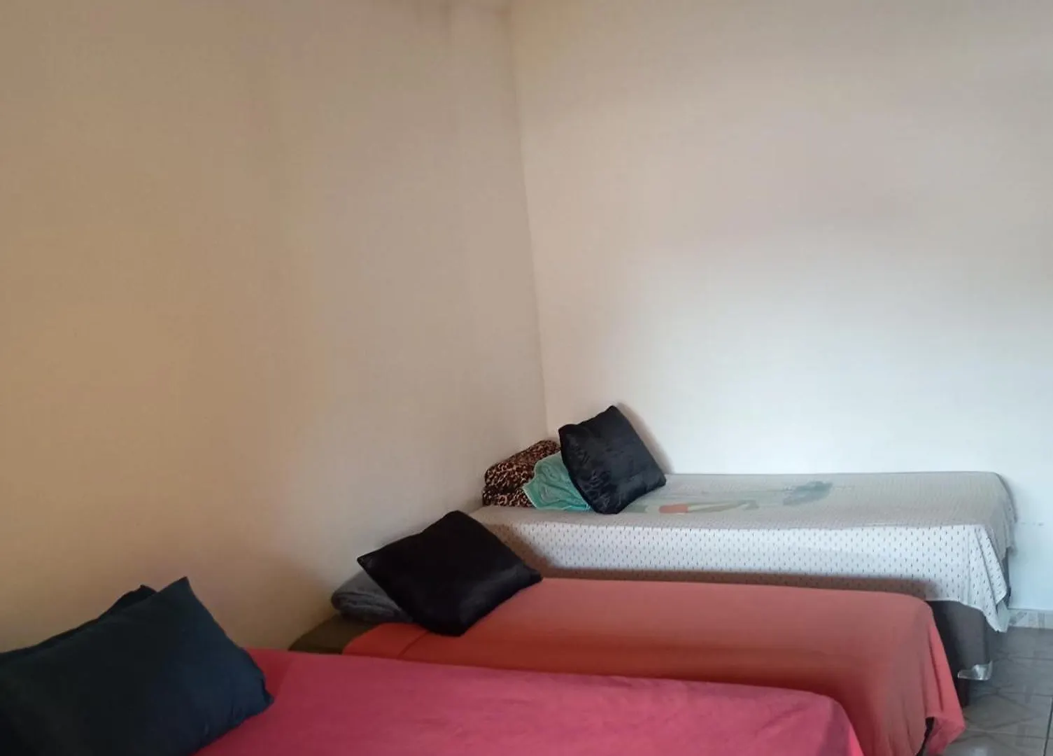 Quarto Privativo A 10 Min Do Aeroporto Gru I Guarulhos Quarto em Acomodações Particulares